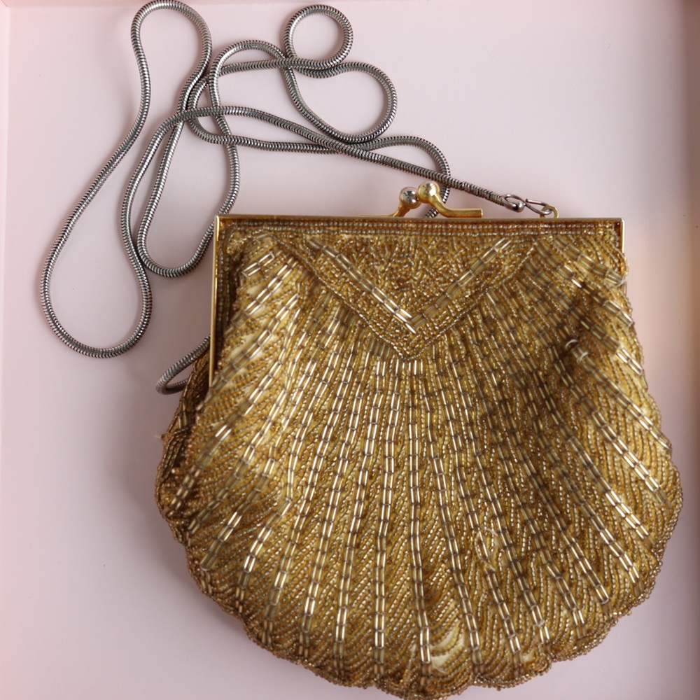 Vintage gold beaded seashell purse